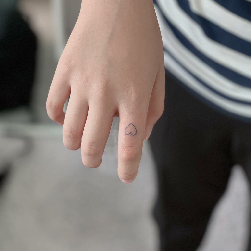 17+ Finger Heart Tattoo Ideas To Inspire You! 10 Finger Heart Tattoo