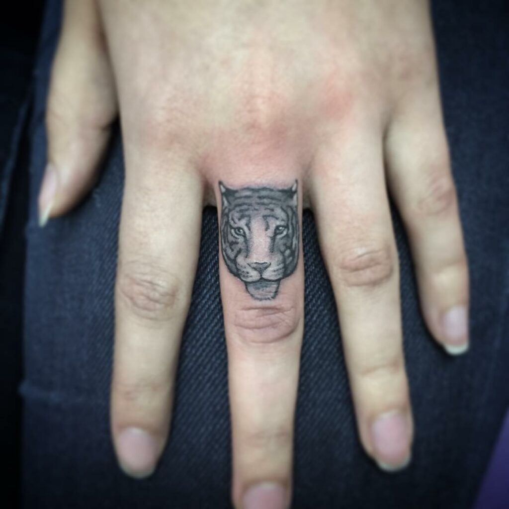 10+ Simple Tiger Tattoo Ideas That Will Blow Your Mind! 19 Finger Tattoos
