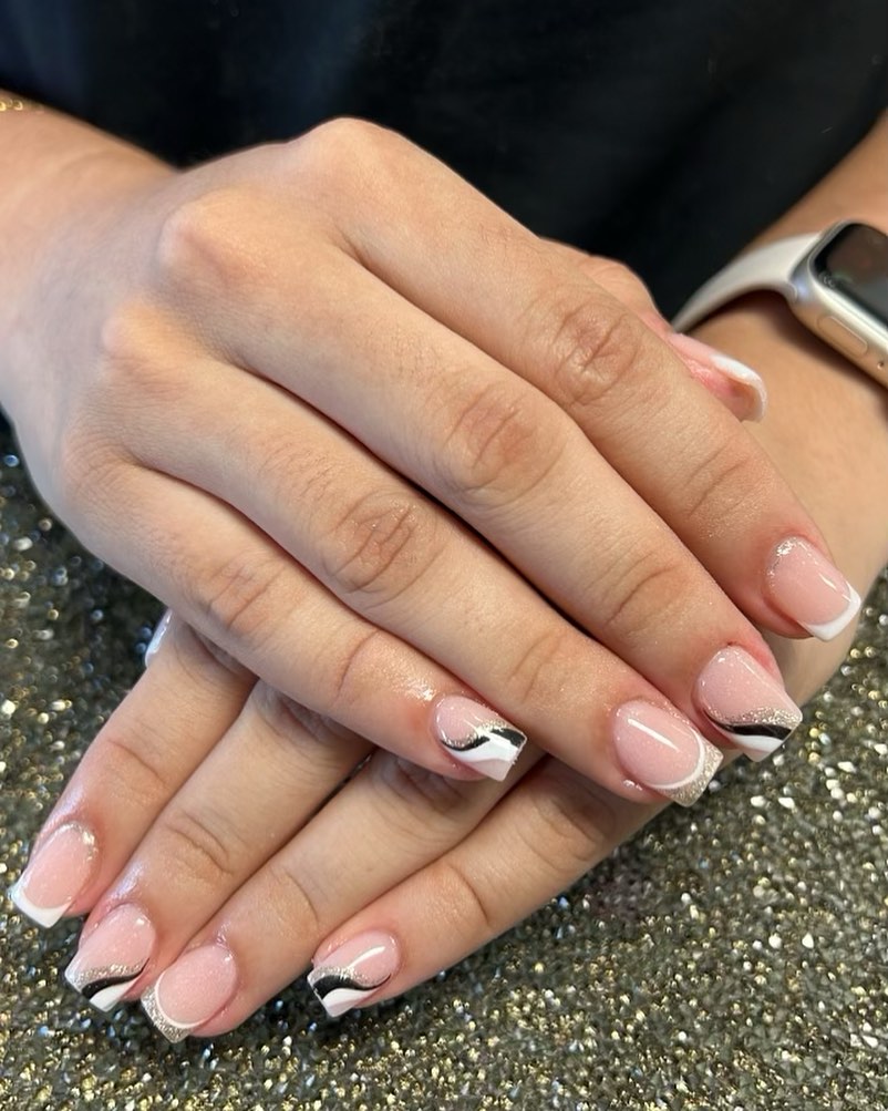 49 Latest Thanksgiving Nail Designs For 2024 40 Fizz and Sparkle