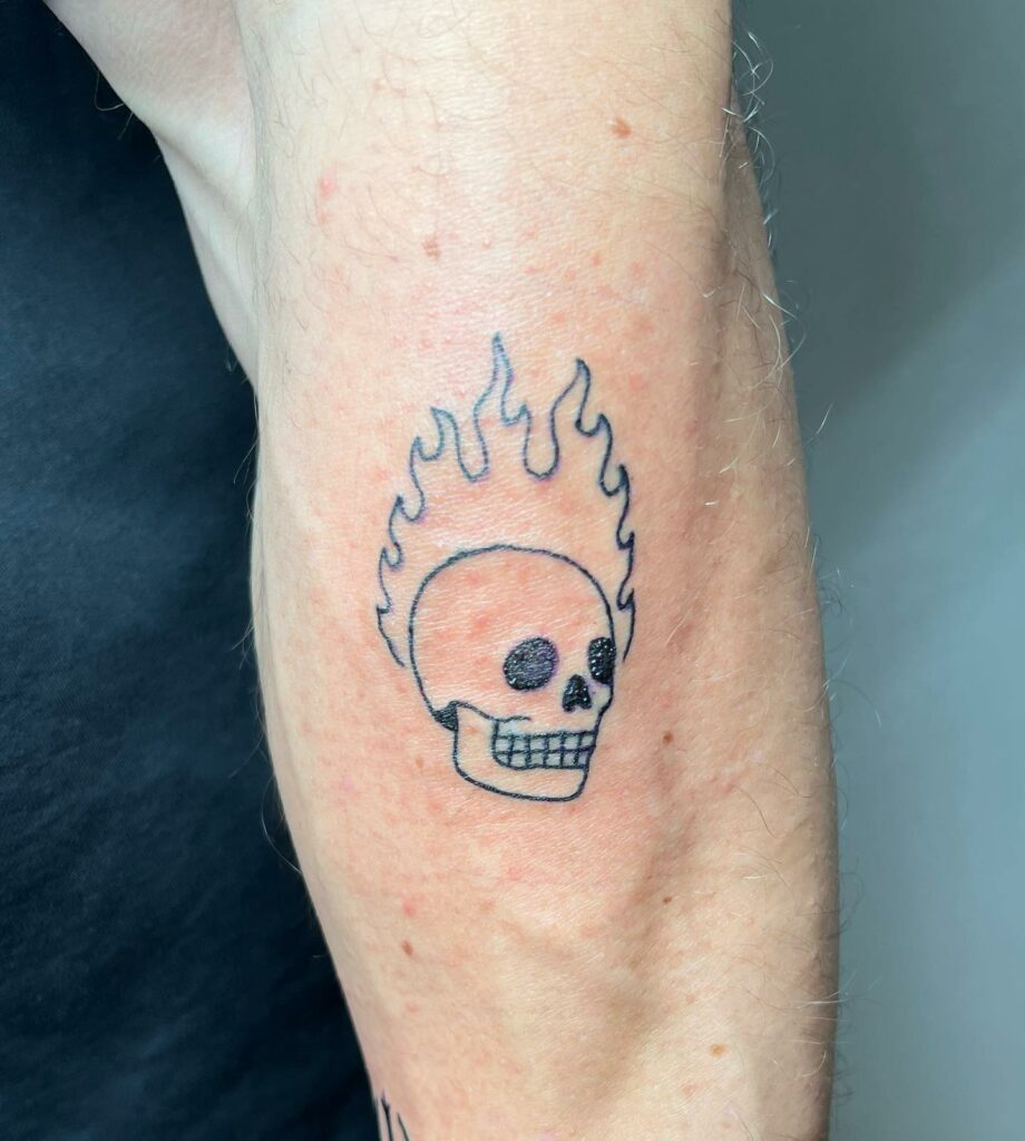 11+ Small Flame Tattoo Ideas That Will Blow Your Mind! 20 Flaming Skull Tattoo