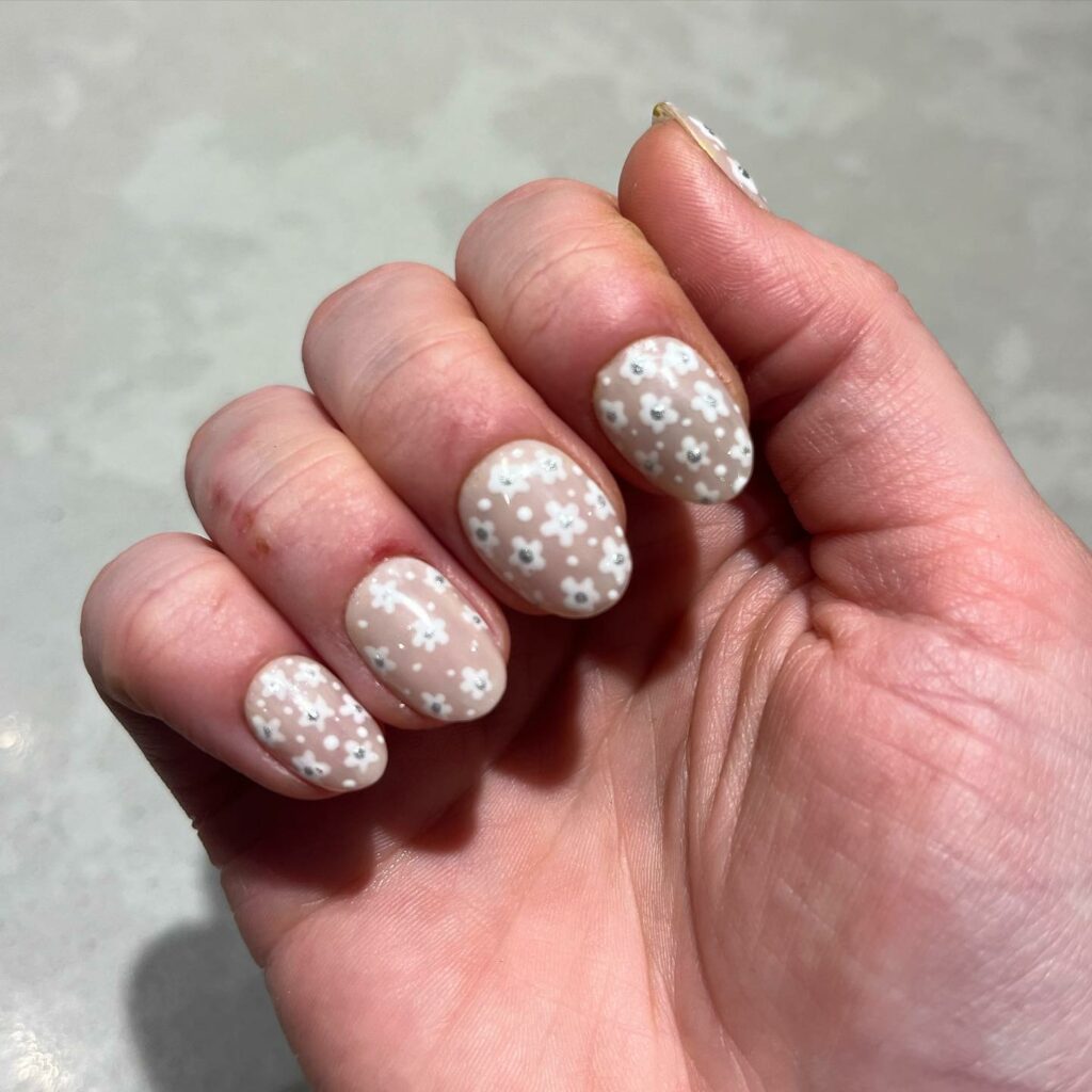 Discover 40 Short White Nail Designs for 2024 14 Floral Lace