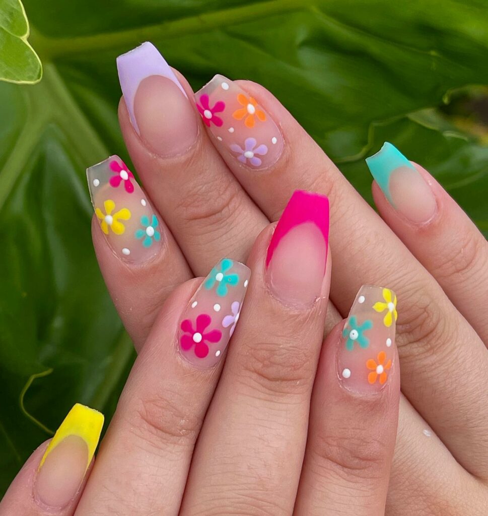 Trendy Short Coffin Nail Designs to Inspire You in 2024 ⚰️ 39 Floral Nail Art