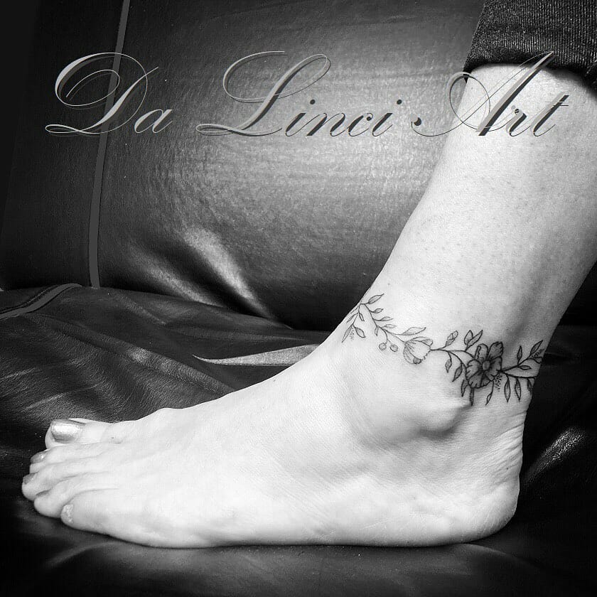 10+ Ankle Flower Tattoo Ideas That Will Blow Your Mind! 14 Flower Ankle Bracelet Tattoo