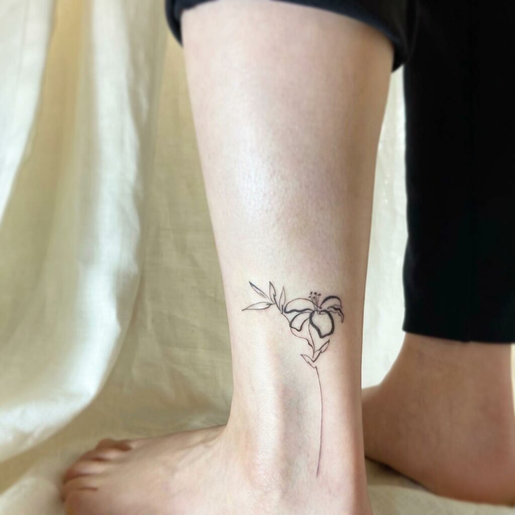 10+ Ankle Flower Tattoo Ideas That Will Blow Your Mind! 17 Flower Outline Ankle Tattoo