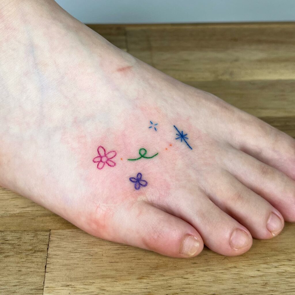 11+ Star Tattoo on Foot Ideas That Will Blow Your Mind! 18 Flowers And Star Tattoo On Foot