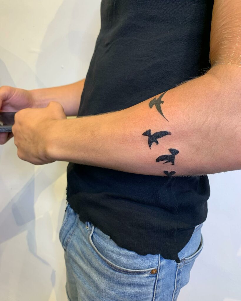 15+ Bracelet Tattoo For Men That Will Blow Your Mind! 19 Flying Bird Tattoo