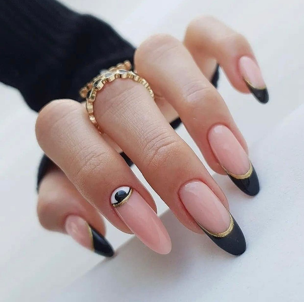 35 Latest Black Matte Nail Designs To Try In 2024! 20