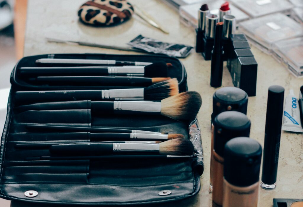 12 Best Full-Coverage Powder Foundations For An Unbeatable, Picture-Perfect Look In 2024 10 Full-Coverage Powder Foundations