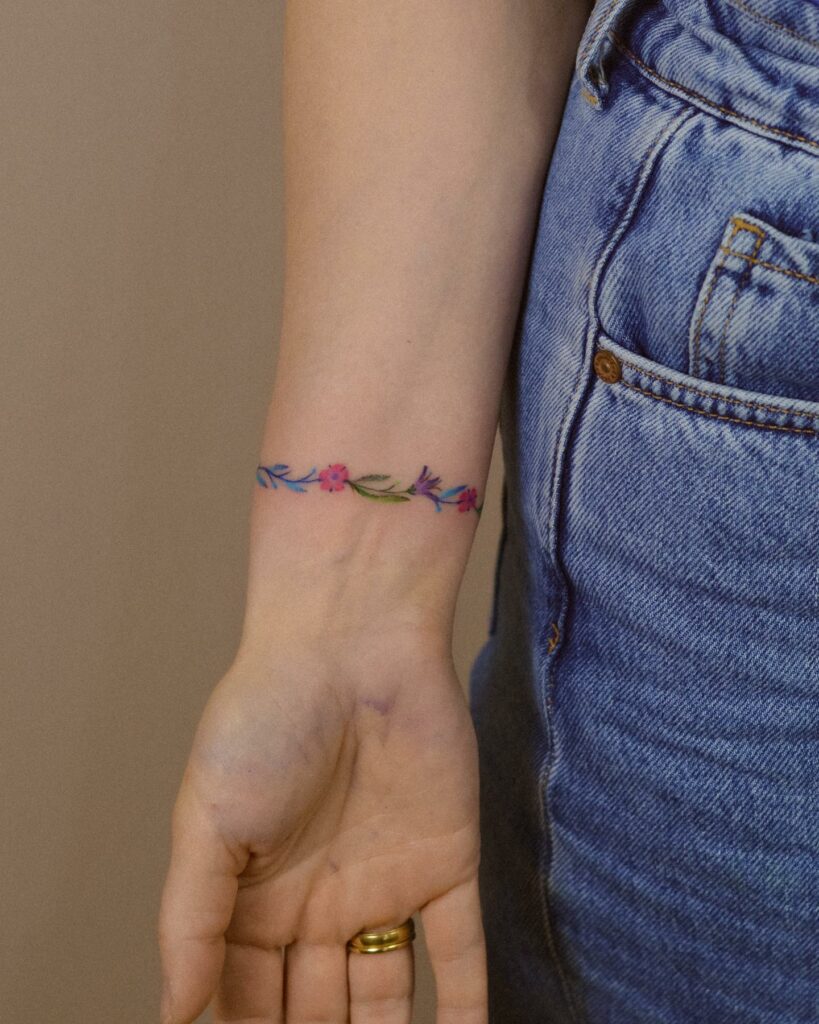 11 + Feminine Bracelet Tattoo Ideas That Will Blow Your Mind 17 Garden Art Bracelet Tattoo