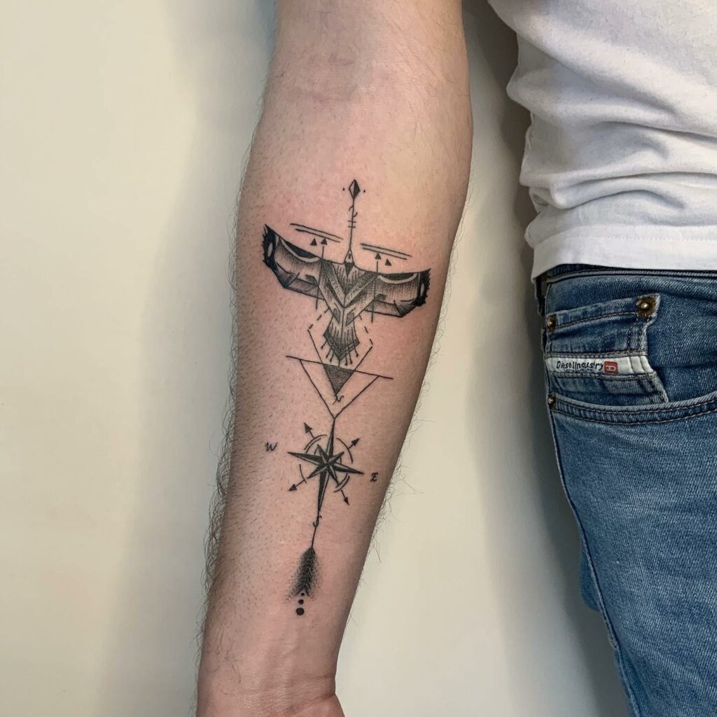 11+ American Traditional Eagle Tattoo Ideas That Will Blow Your Mind! 16 Geometric Eagle Tattoos ideas