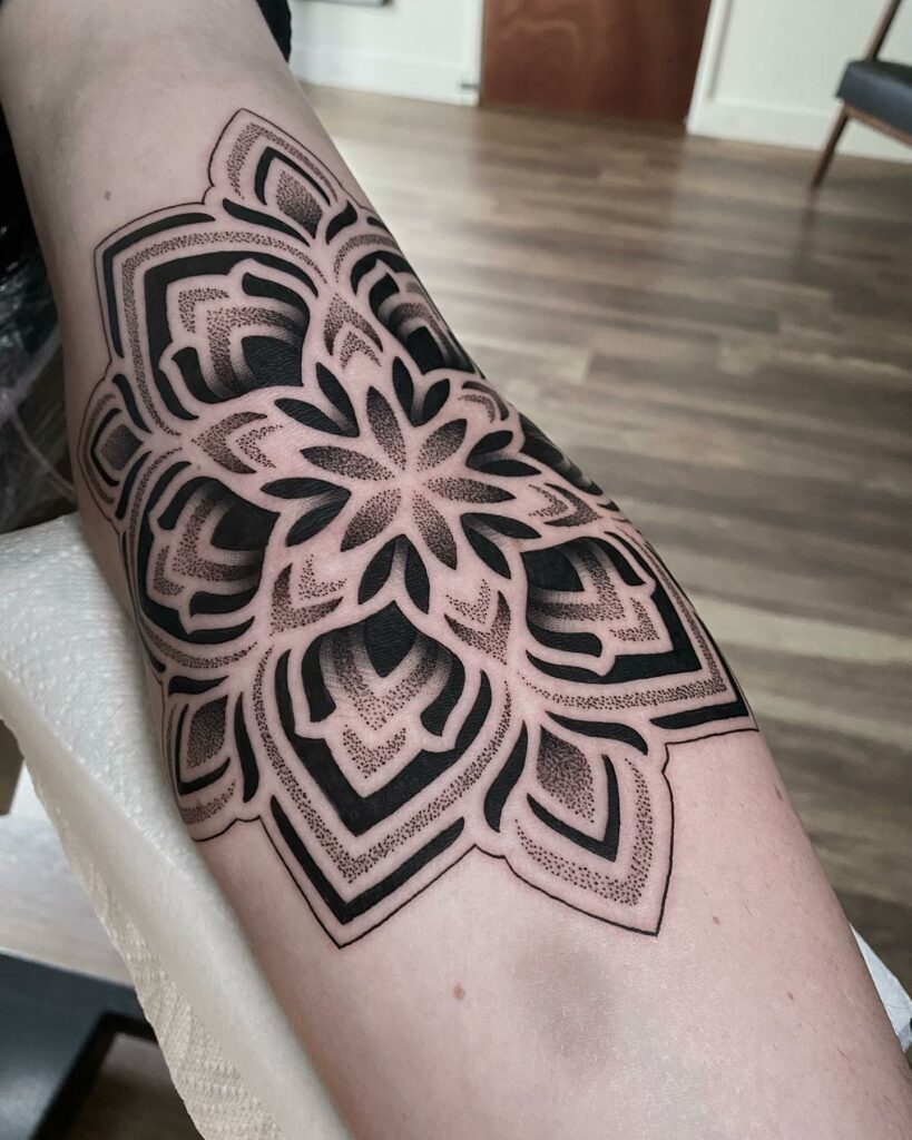 11+ Geometric Forearm Tattoo Ideas That Will Blow Your Mind! 13 Geometric Flower Tattoos
