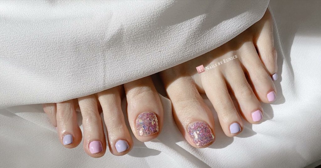 30 Gel Pedicure Ideas to Experiment with in 2024 33 Glitter pedicure nails