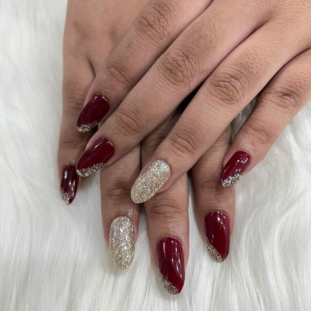 27 Latest Maroon Nail Designs To Try In 2024! 13 Sparkling Maroon Ombre Nails