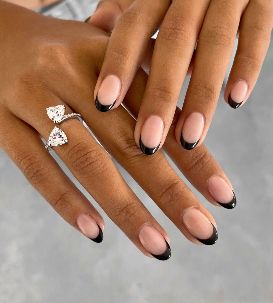 22 Latest Short Black French Tip Nail Ideas To Try In 2024! 42 Glossy and Nude Short Black French Nails