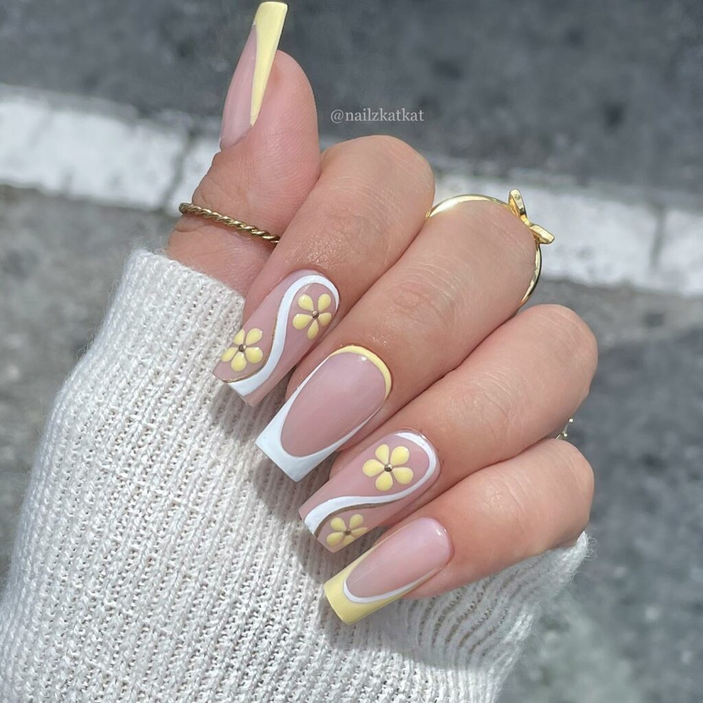 30 Latest November Nail Designs To Try This Fall 25 Gold Angles nails