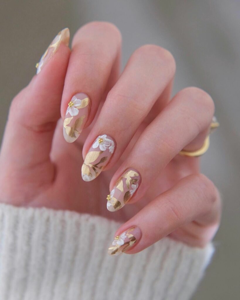 30 Latest White And Gold Nail Ideas To Try In 2024! 33 Gold Foils