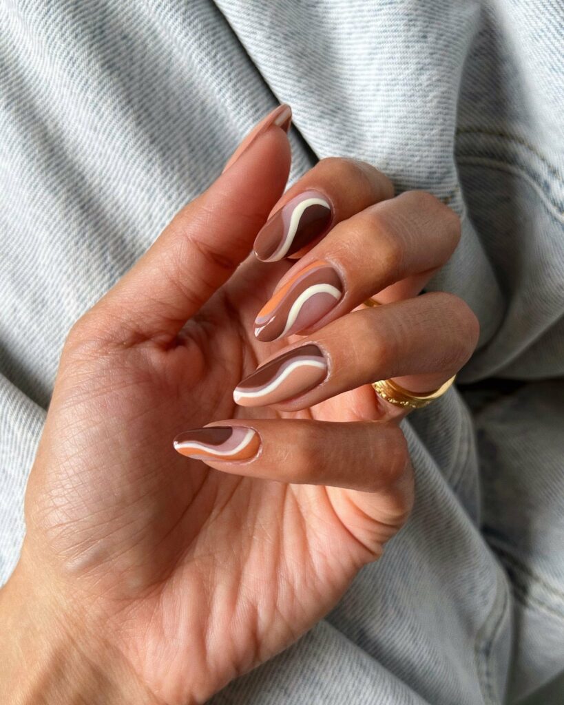 Natural-Looking Nail Ideas to Inspire You in 2024 π
23 Gold Waves