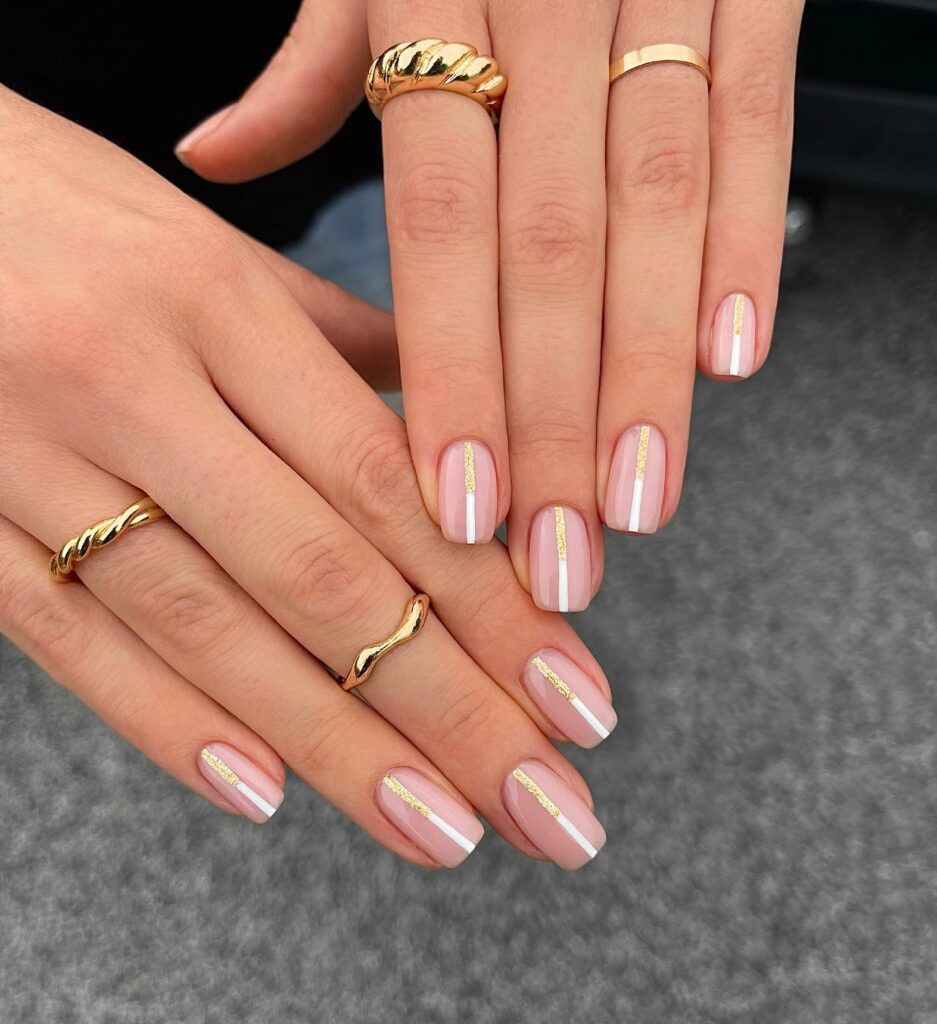 Discover 40 Short White Nail Designs for 2024 16 Gold short white nails
