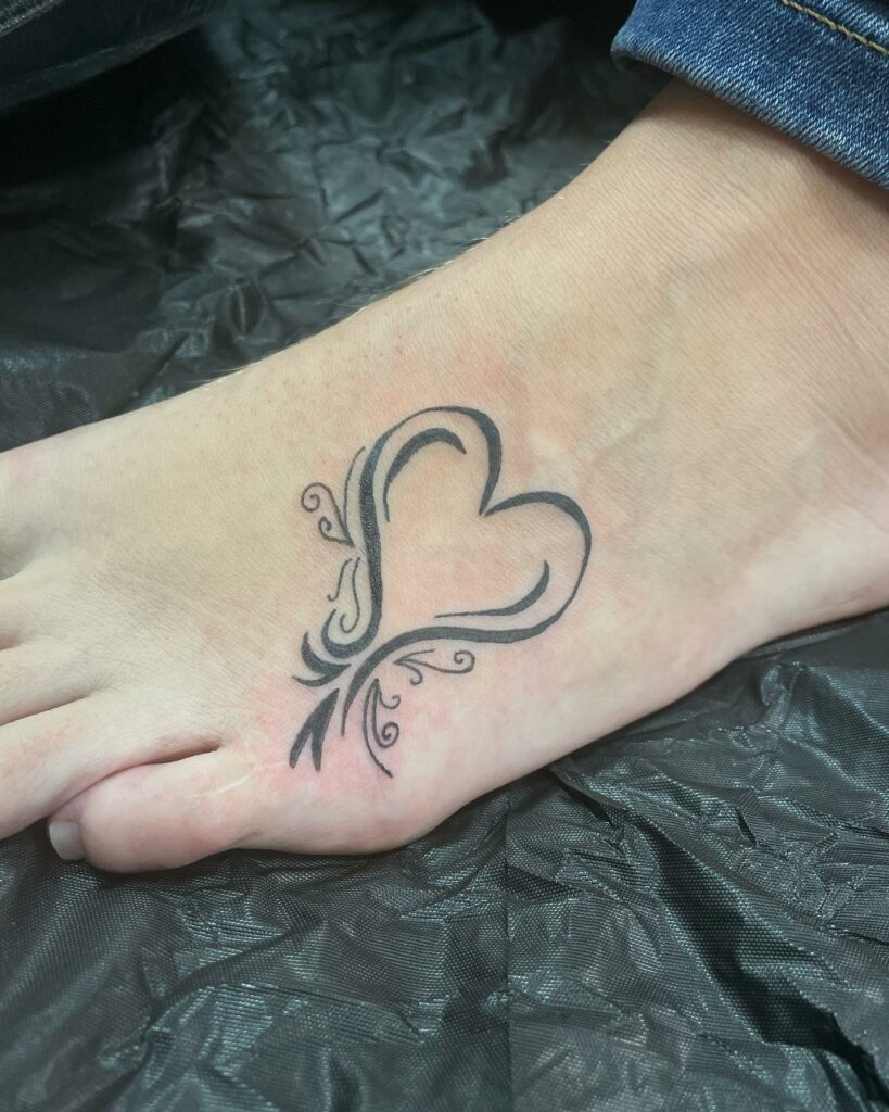 11+ Outline Heart Tattoo Ideas That Will Blow Your Mind! 16 Heart Outline Tattoo Drawing