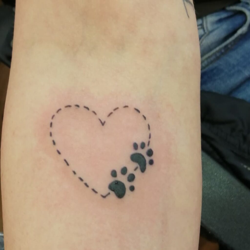11+ Outline Heart Tattoo Ideas That Will Blow Your Mind! 12 Heart Outline Tattoo With Paws
