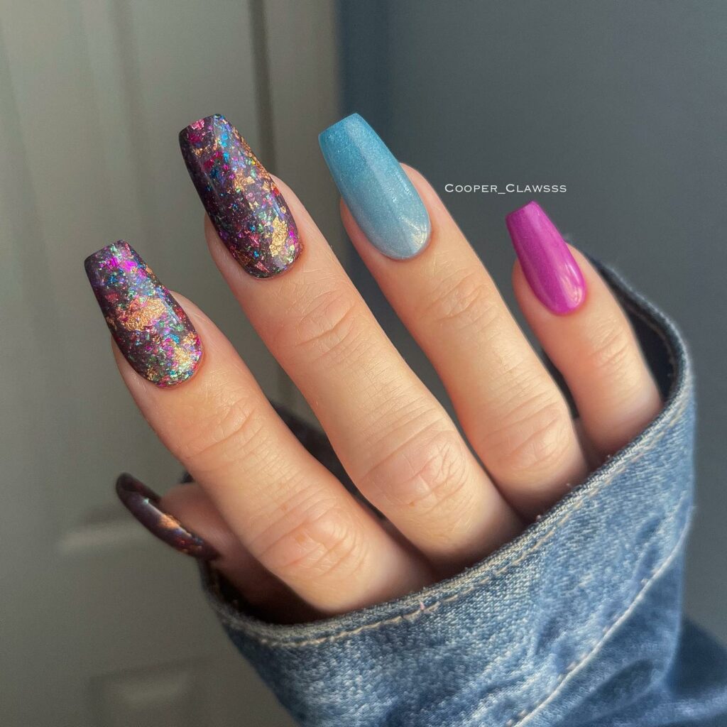 Discover the Hottest Designs of 2024: 30 Latest Dip Powder Nails 30 Holographic Dip Powder Nails