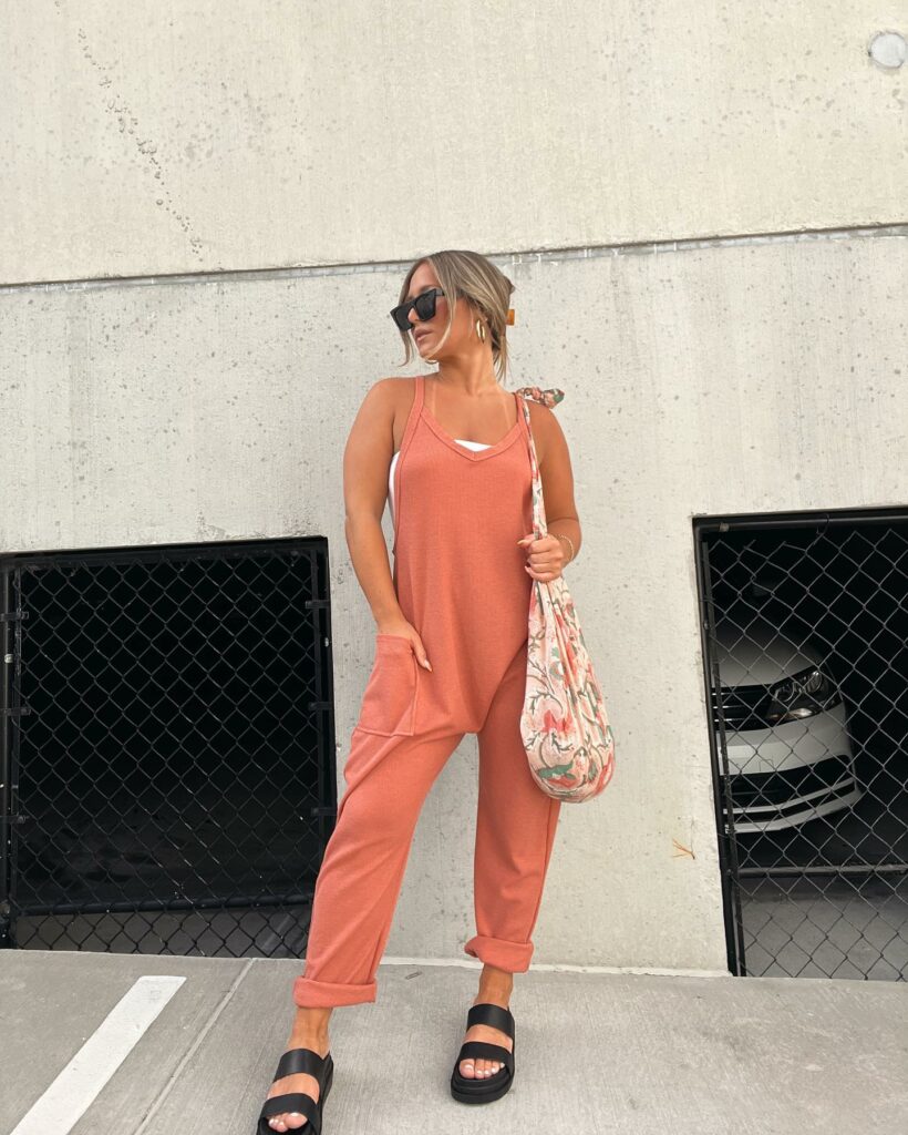 10 Amazing Outfit Formulas for Dinner and a Movie Date 13 Jumpsuit or Romper + Sandals