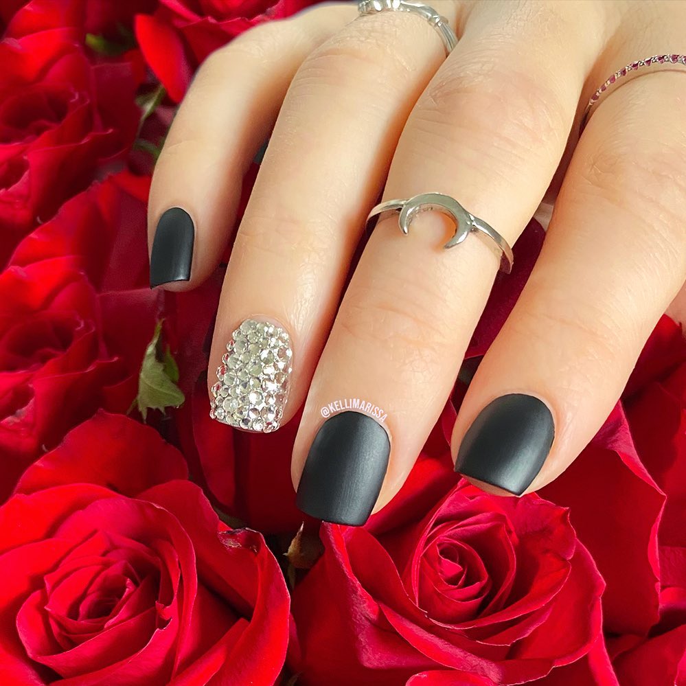 35 Latest Black Matte Nail Designs To Try In 2024! 19