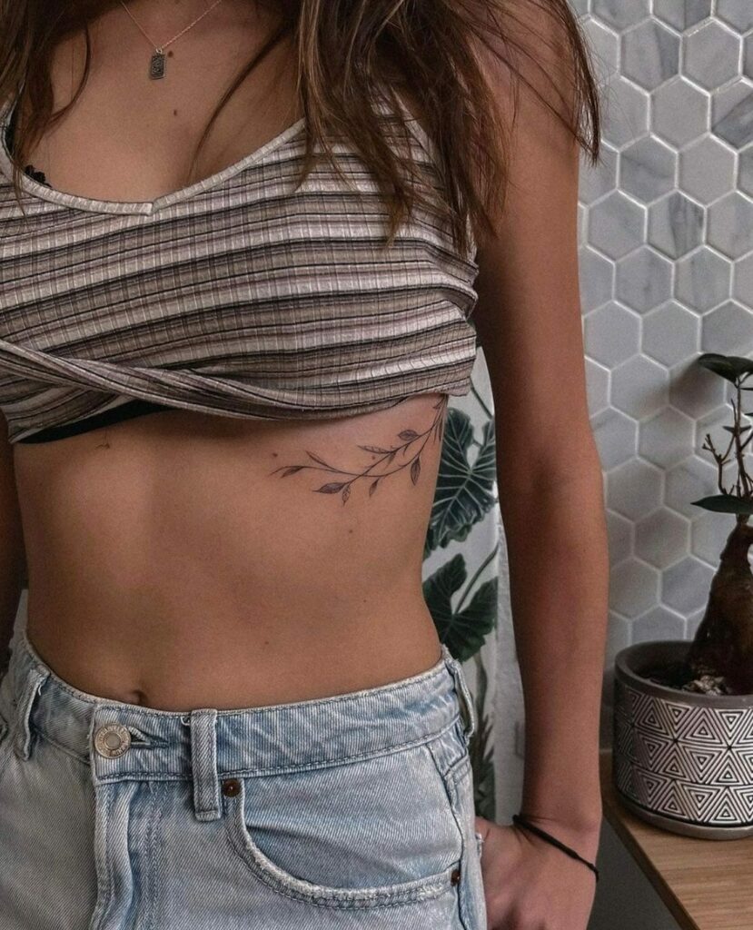 11+ Women Ribs Tattoo Ideas That Will Blow Your Mind! 13 Leaf Rib Tattoo