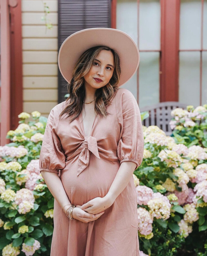 10 Best Petite Maternity Outfit Ideas for 2024 20 Lightweight Layer