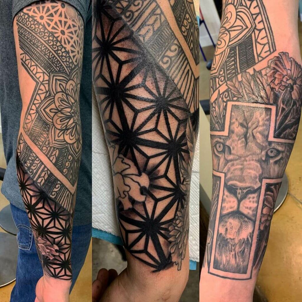11+ Lion And Cross Tattoo Ideas That Will Blow Your Mind! 16 Lion and Cross with Patterns