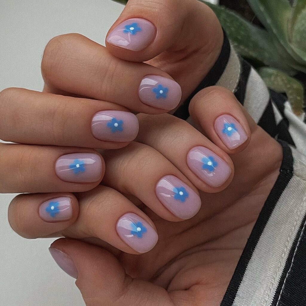 Get Creative with 39 Cute Short Nails Designs for 2024 41 Little Flower short Nails