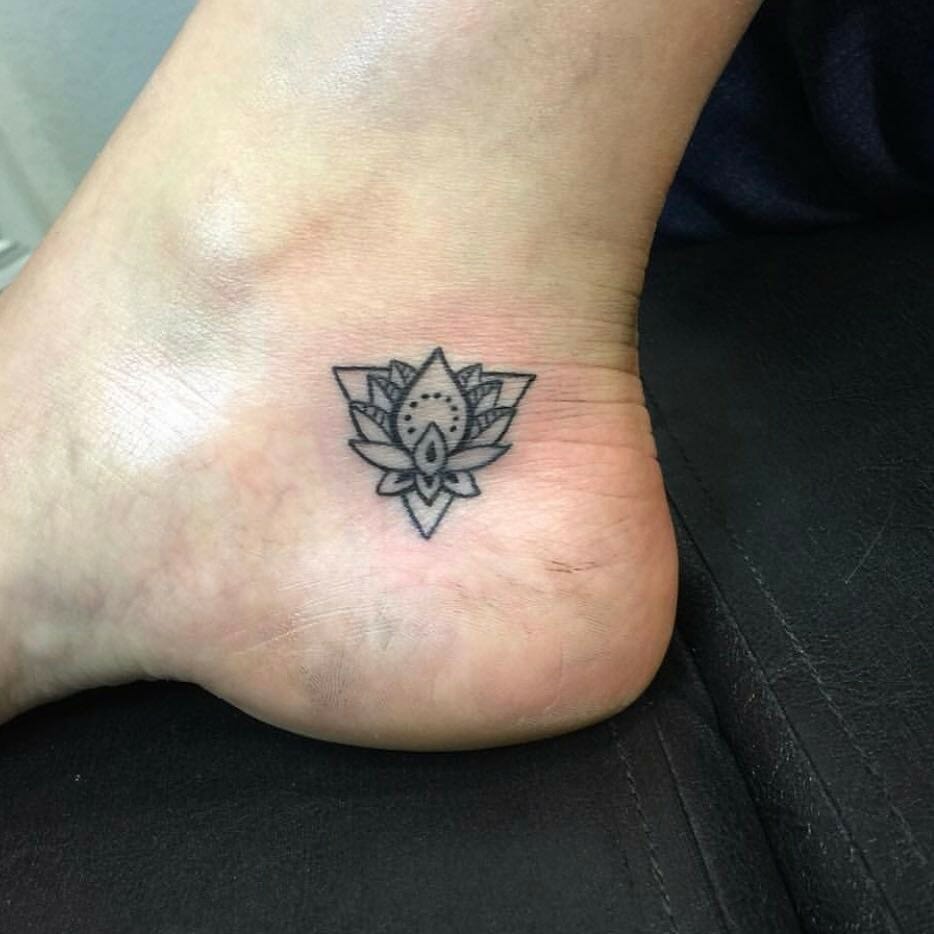 10+ Ankle Flower Tattoo Ideas That Will Blow Your Mind! 16 Lotus Flower Ankle Tattoo