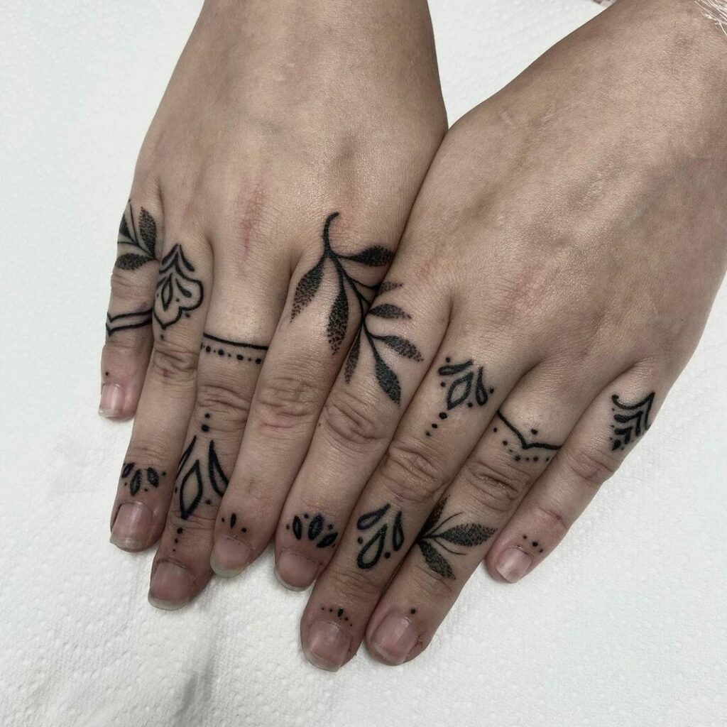 24 Latest Finger Tattoo Ideas To Try In 2024 10 Lovely Finger Tattoo Ideas With Delicate Patterns