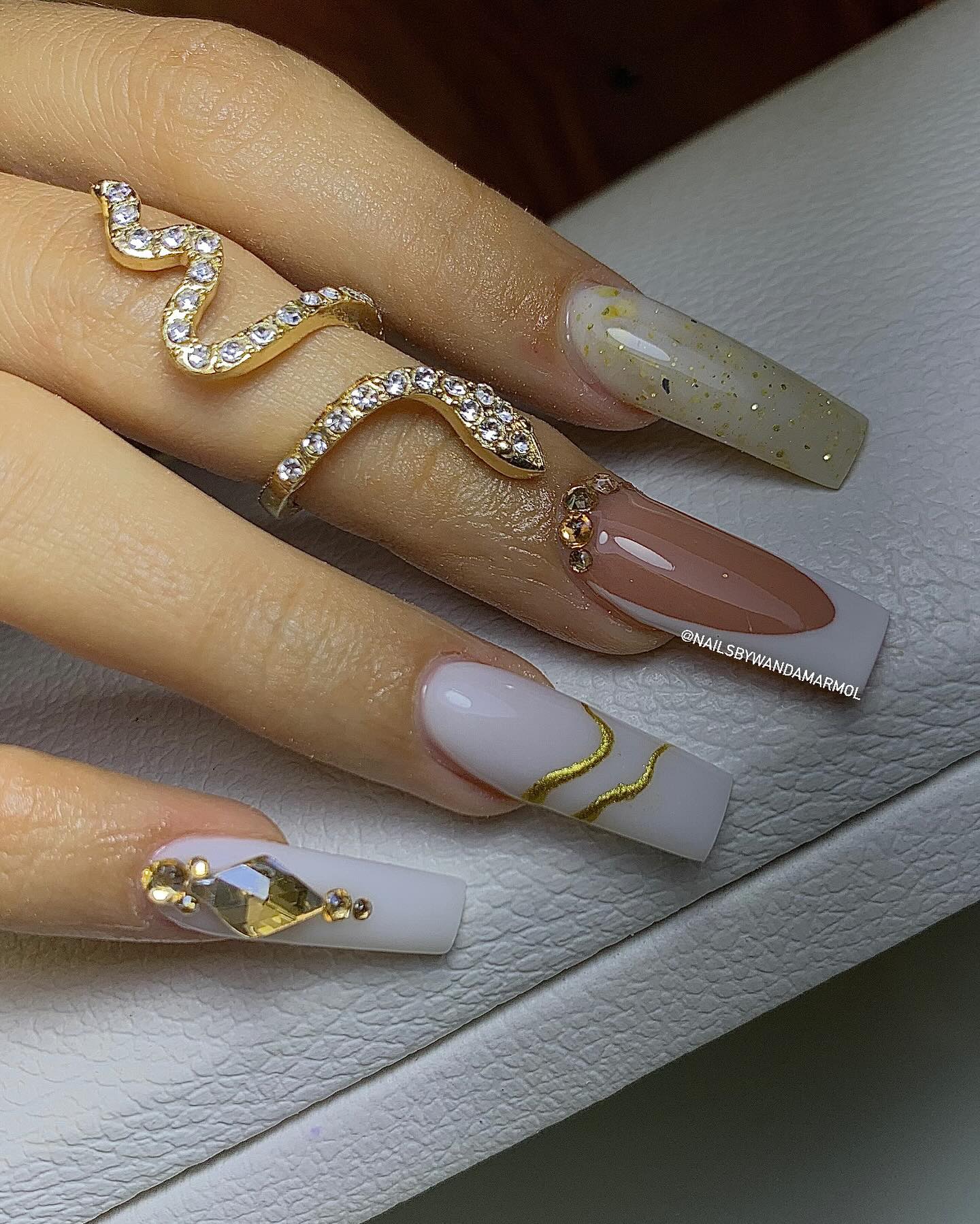 30 LATEST GREEN NAIL DESIGNS TO TRY TODAY ✨ 17 Luxurious Coffin Nails with Golden Sparkle