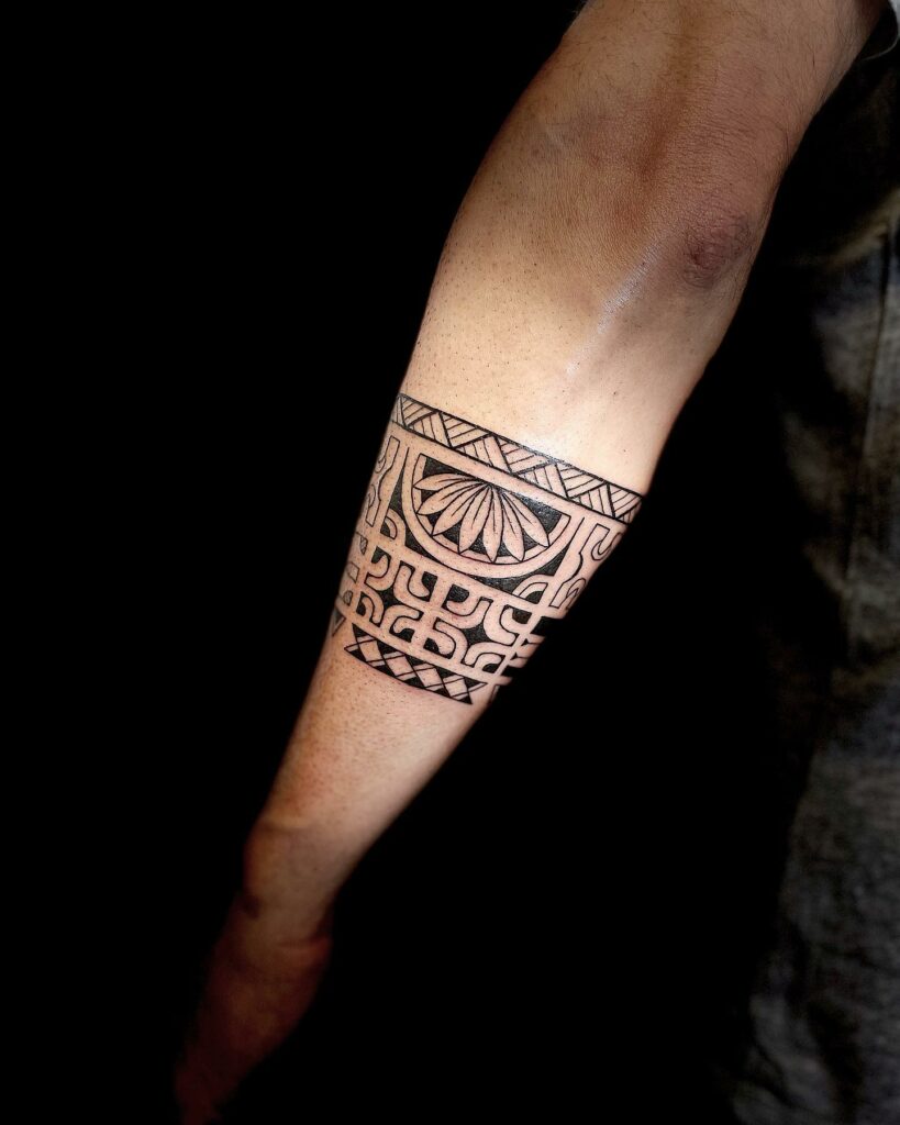 15+ Bracelet Tattoo For Men That Will Blow Your Mind! 12 Maori Style Bracelet Tattoo