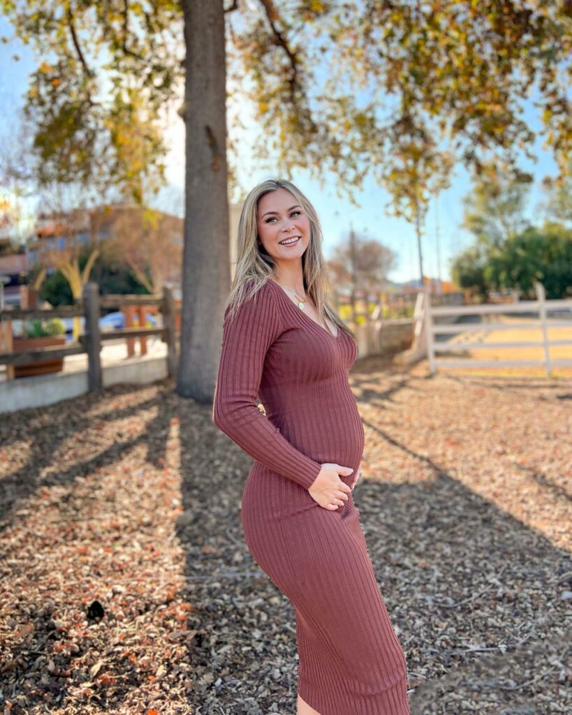 10 Best Petite Maternity Outfit Ideas for 2024 10 Maternity Clothes