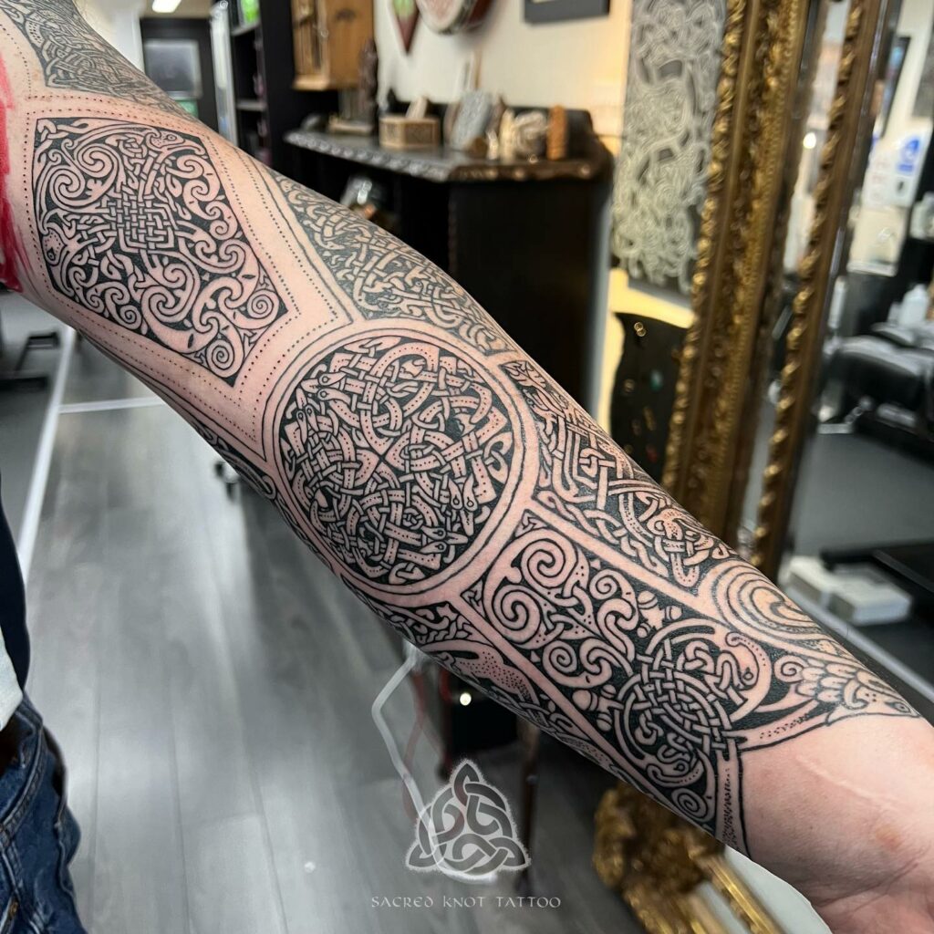 10+ Meaning Celtic Tattoos That Will Blow Your Mind! 10 Meaning Celtic Tattoos