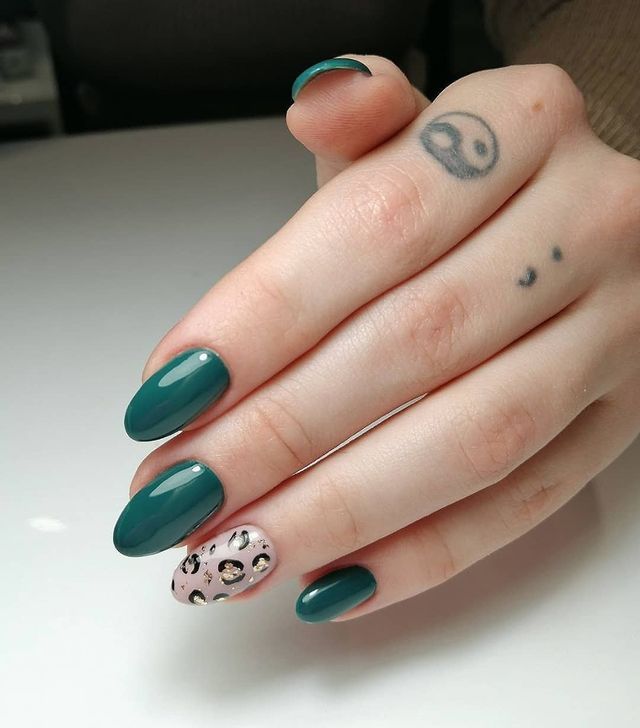 Try in 2024: 39 Latest Short Almond Nail Designs 23 Mermaid-Inspired Teal