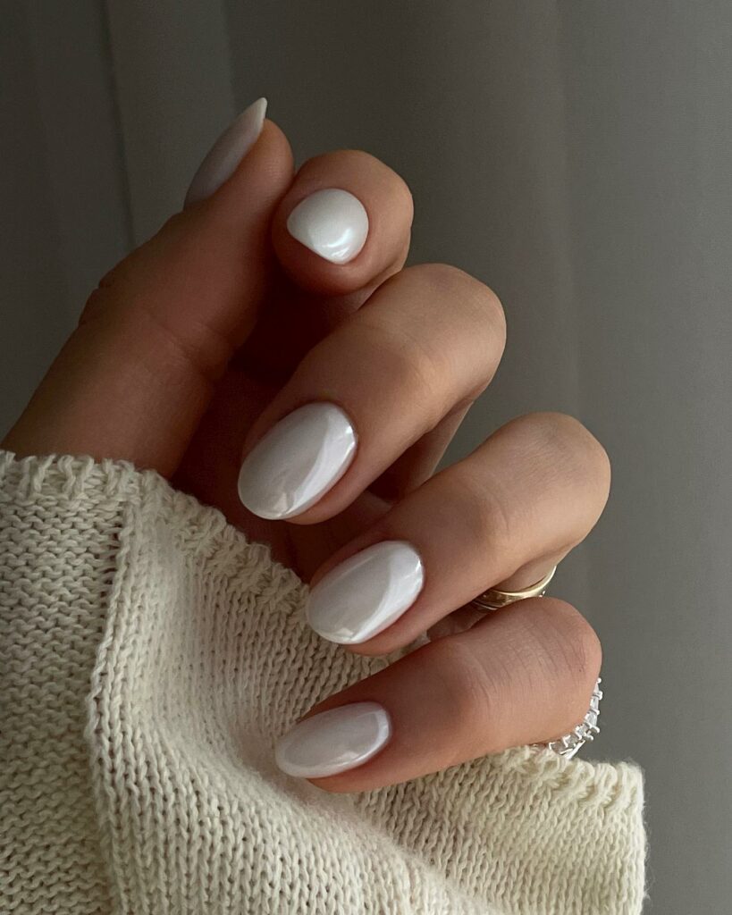 20 Latest Hailey Bieber-Inspired Glazed Donut Nail Ideas To Try In 2024! 29 Milky White Glazed Donut Nails