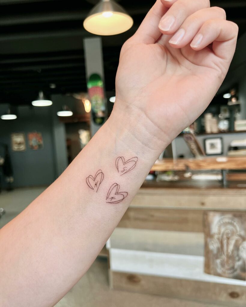11+ Wrist Heart Tattoo Ideas That Will Blow Your Mind! 18 Mini Hearts Wrist Small Tattoos