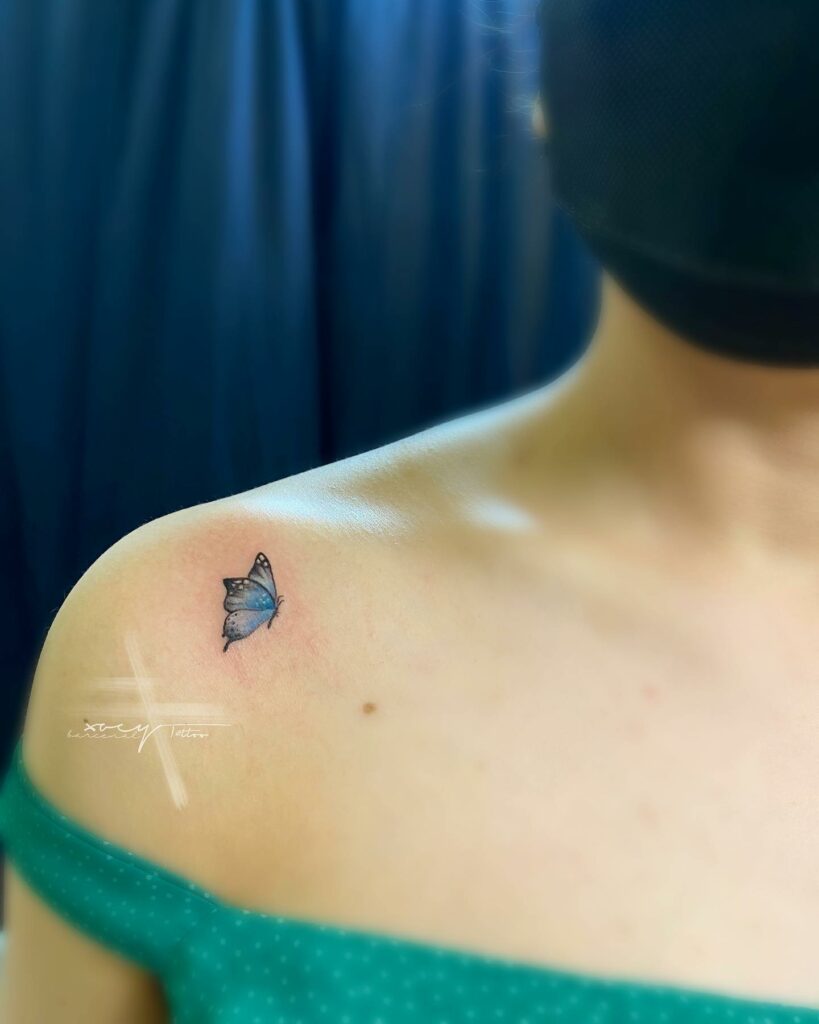 11+ Feminine Minimalist Tattoo Ideas That Will Blow Your Mind! 11 Minimalist Butterfly Tattoo