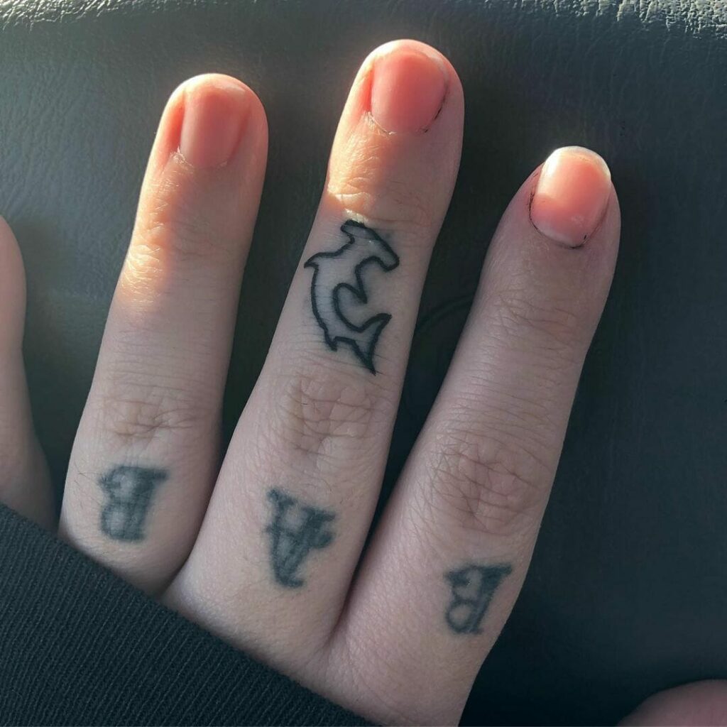 11+ Hammerhead Shark Tattoo Ideas You Have To See To Believe! 18 Minimalist Hammerhead Tattoo