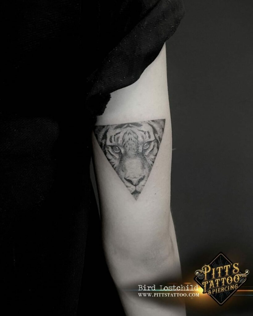 10+ Simple Tiger Tattoo Ideas That Will Blow Your Mind! 18 Minimalist Simple Tiger Tattoo