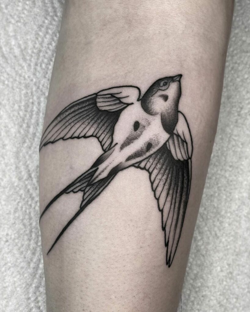 11+ Traditional Sparrow Tattoo Ideas You Have To See To Believe! 16 Minimalistic And Simple Sparrow Tattoo Design