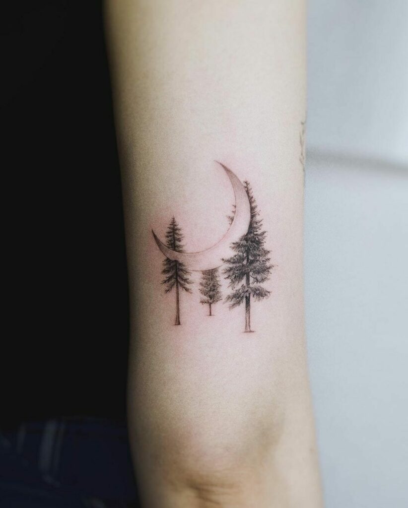 11+ Tattoo For Girls Ideas That Will Blow Your Mind! 17 Moon Tattoo Design