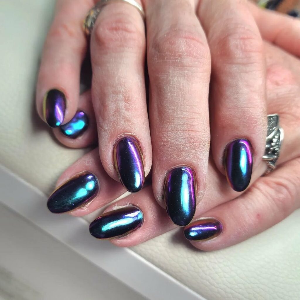 Captivating Cat-Eye Nail Designs to Try in 2024 π» 18 Multichromatic cat eye nails