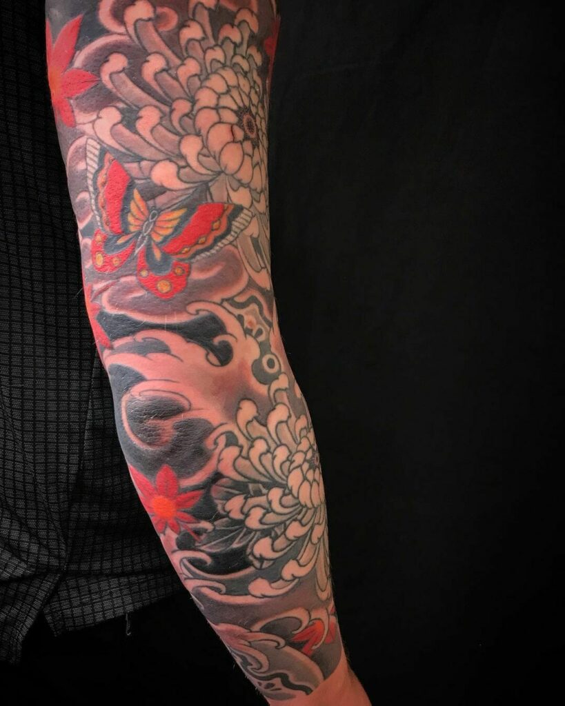 11+ Japanese Traditional Tattoo Ideas You Have To See To Believe! 21 Neo-traditional Japanese Tattoo Of A Floral Butterfly
