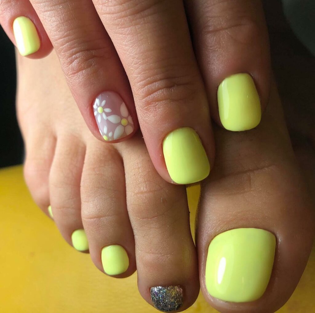 20 Latest Neon Yellow Pedicure Ideas To Try In 2024! 14 Neon Yellow Nails with Glitters