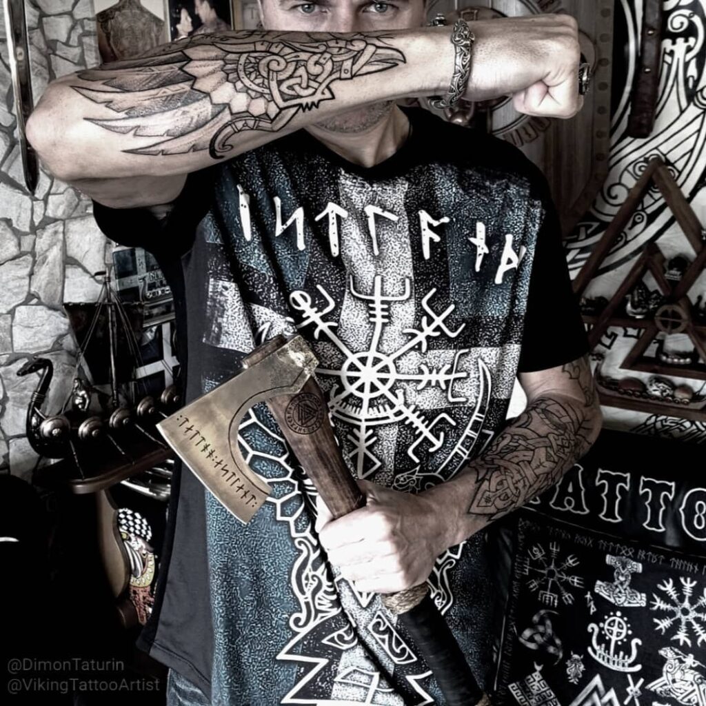 10+ Hugin And Munin Tattoo Ideas That Will Blow Your Mind! 14 Nordic Huginn And Muninn Tattoo Design