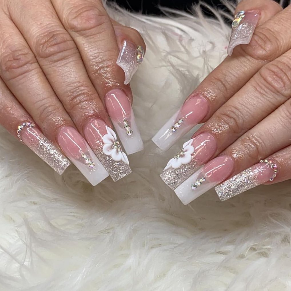 59 White Glitter Nail Designs To Try In 2024! 25 Ombré Glitter